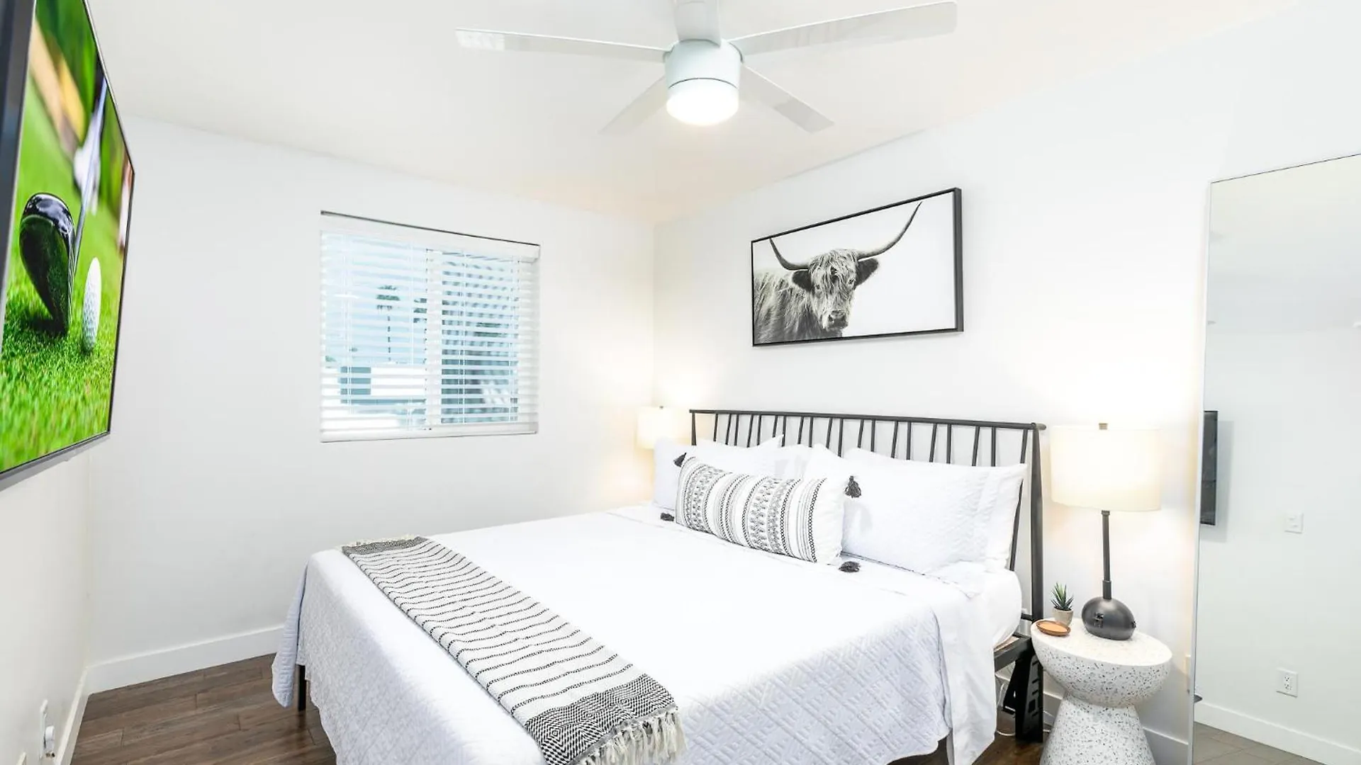 Central Location, Huge Pool, Upgraded Unit